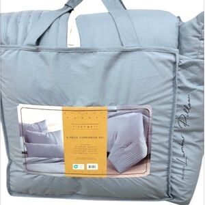 Live Well 6 Piece Blue Queen Comforter Set with Lumbar Pillow New with Tags